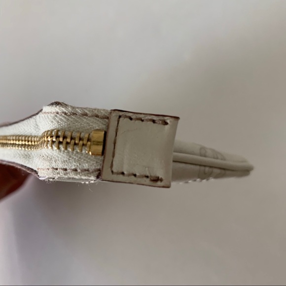 Authentic GUCCI Guccissima Leather Zip Pouch - Picture 6 of 9